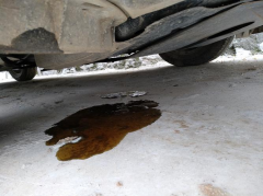 老车漏机油别盲目换油封！先看老化程度，修复剂 / 更换成本差 3 倍